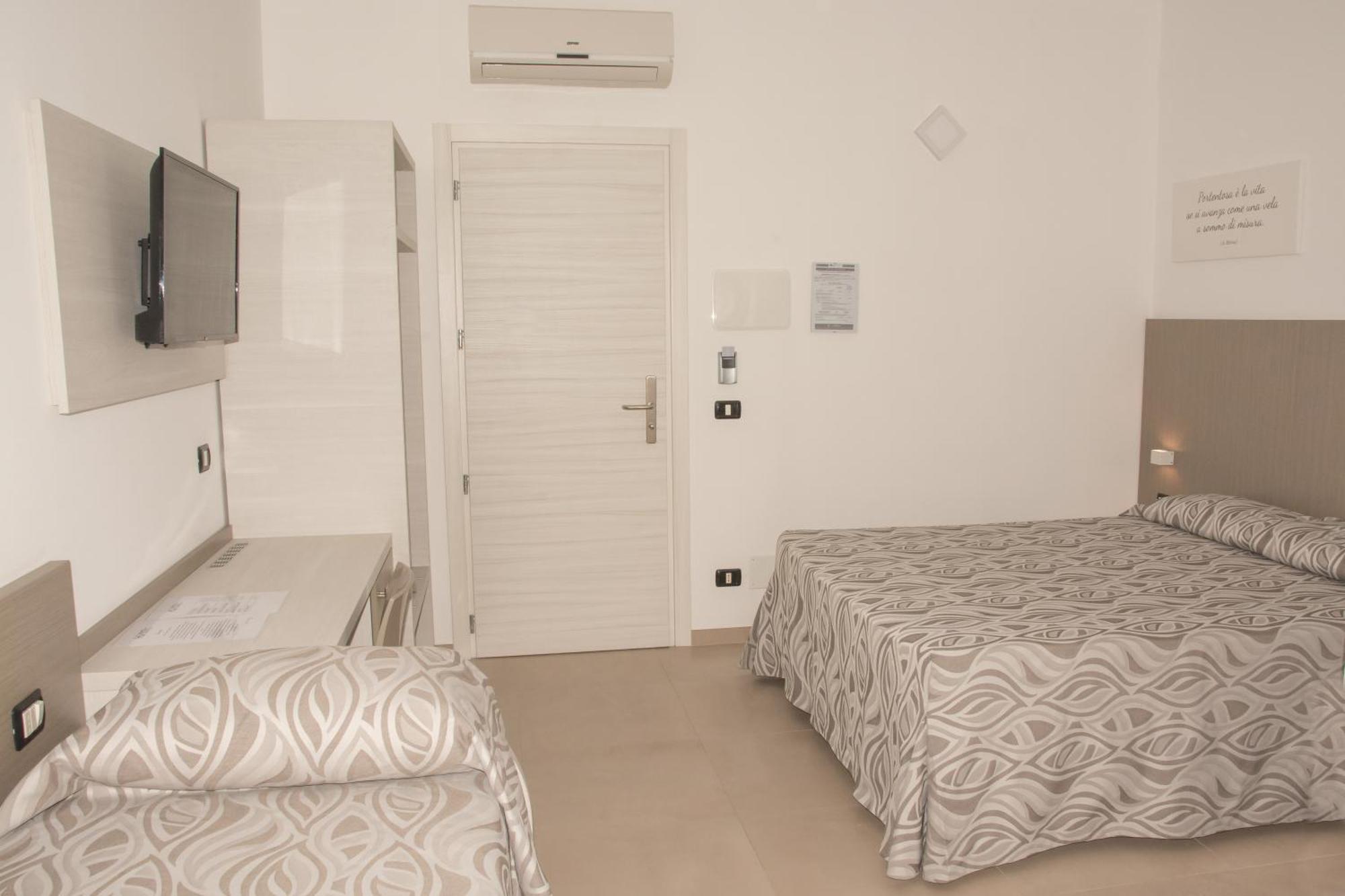 Hotel La Caravella Vieste Chambre photo
