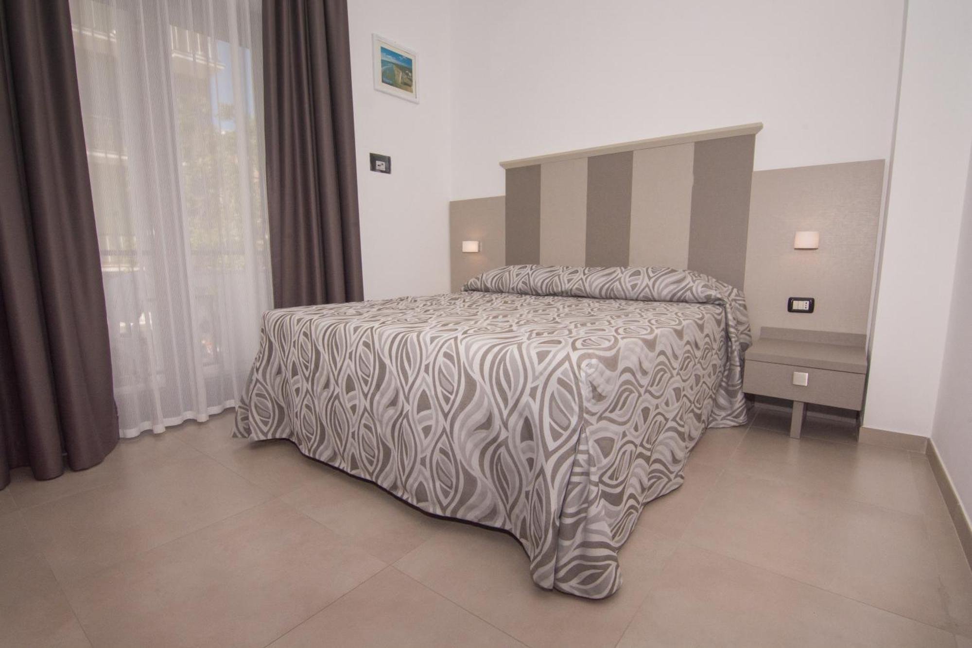 Hotel La Caravella Vieste Chambre photo