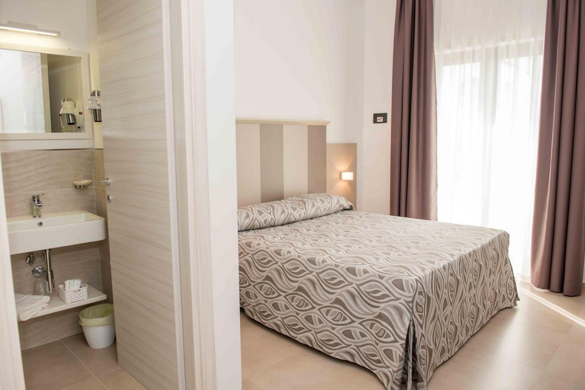 Hotel La Caravella Vieste Chambre photo